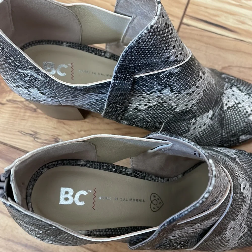 BC Footwear Born in California Women's Azalea Snake Print Ankle Boots NWOB